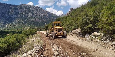 İbradı Belediyesi yol çalışmalarına devam ediyor