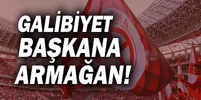Antalyaspor galibiyetini Muhittin Böcek ve Berkay Taşgın'a hediye etti!