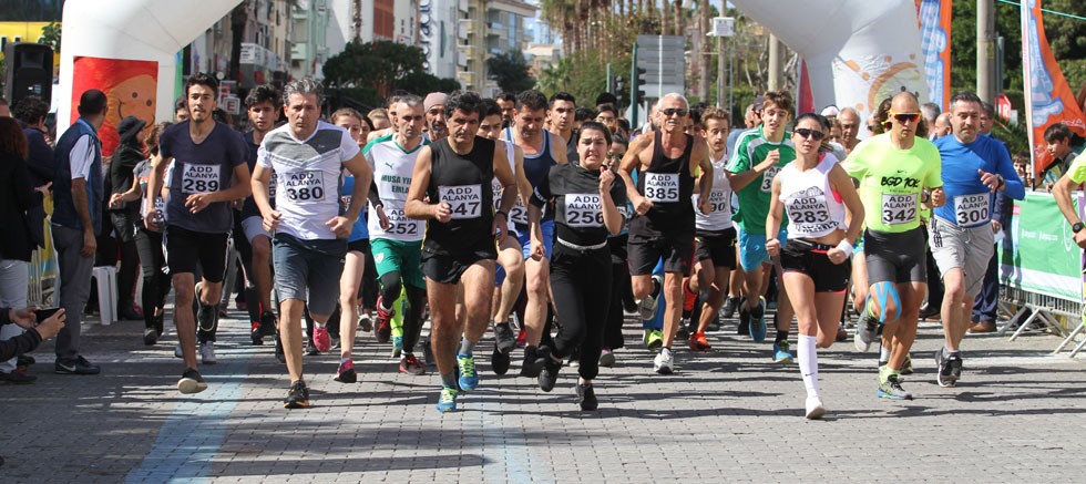 20. Alanya Atatürk Halk Koşusu ve Yarı Maratonu