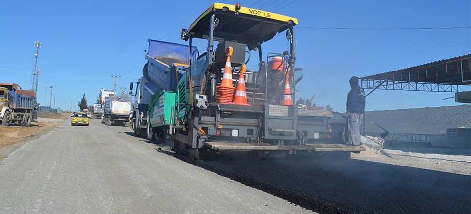 Aksu Karaçallı-Kemerağzı grup yolunda asfalt çalışması