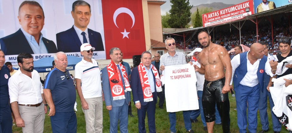 Antalyaspor forması er meydanında!