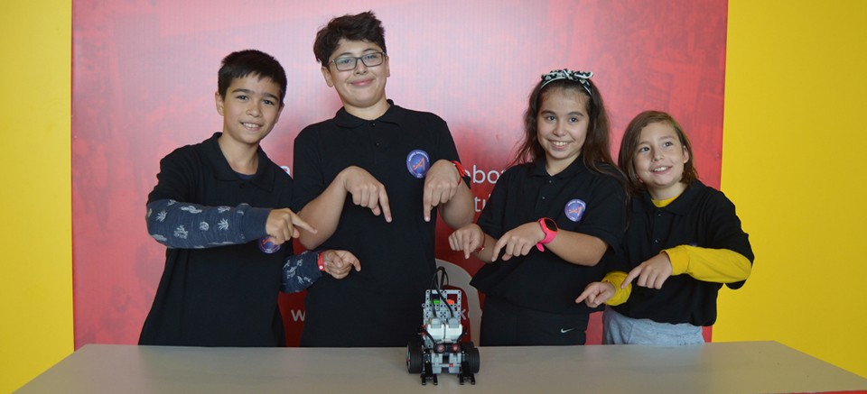 AÜ Takımı Robotex Turkey Festivali’nde birinci oldu