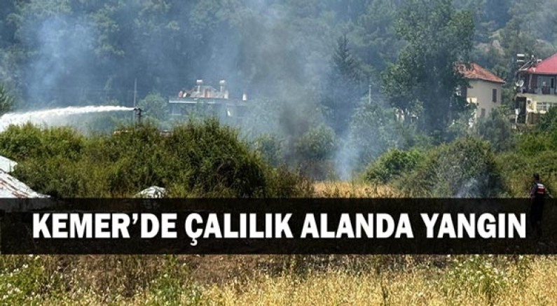 Kemer’de çalılık alanda yangın