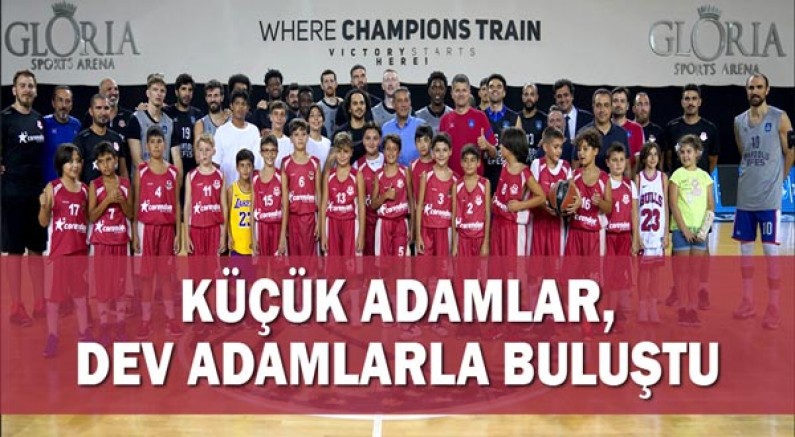 Küçük adamlar, dev adamlarla buluştu