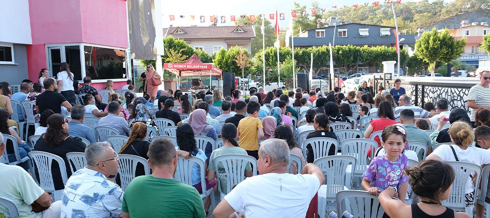 Kursiyerler sertifikalarını aldı.