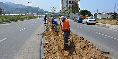 Alanya Gazipaşa Caddesi'nde peyzaj çalışması...