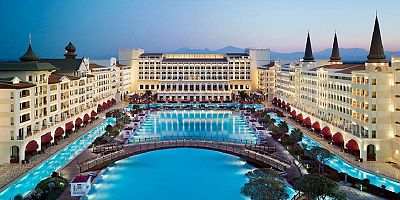Antalya’nın Gözde Turizm Noktası Lara’da Birbirinden Özel Konaklama Seçenekleri