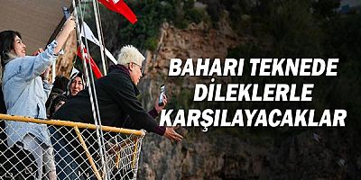 Baharı teknede dileklerle karşılayacaklar