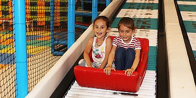 Başkan Böcek’ten karne hediyesi