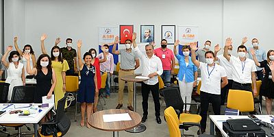 Başkan Uysal, sertifika törenine katıldı.