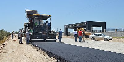  Büyükşehir’den Döşemealtı’nda yol çalışması
