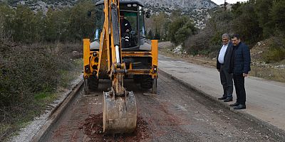 Büyükşehir Kırkgöz’ün bozulan yollarını yeniliyor