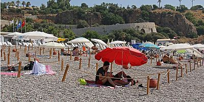 Ekdağ Konyaaltı Plajı tatilcilerin gözdesi oldu 