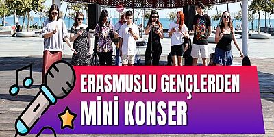 Erasmuslu gençlerden mini konser