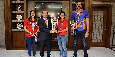 Hentbolun Şampiyonu Akdeniz Üniversitesi