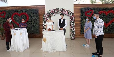 Kepez’de sosyal mesafeli nikah merasimi