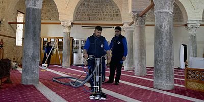 Kepez’den Antalya’ya cami temizliği hizmeti