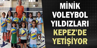 Minik voleybol yıldızları Kepez’de yetişiyor