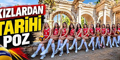 Muratpaşa Belediyespor Kadın Voleybol Takımı tarihe poz verdi.