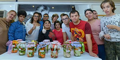 Özel çocuklar turşu kurdu