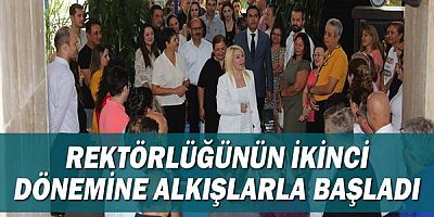 Rektörlüğünün ikinci dönemine alkışlarla başladı