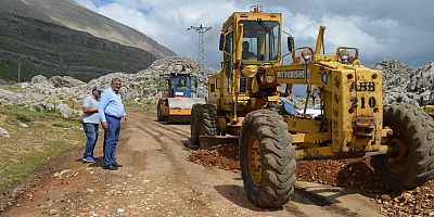 Söbüçimen yayla yoluna bakım yapılıyor
