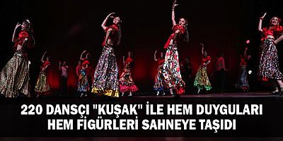 Türk Halk Oyunları Topluluğu'ndan görkemli gösteri